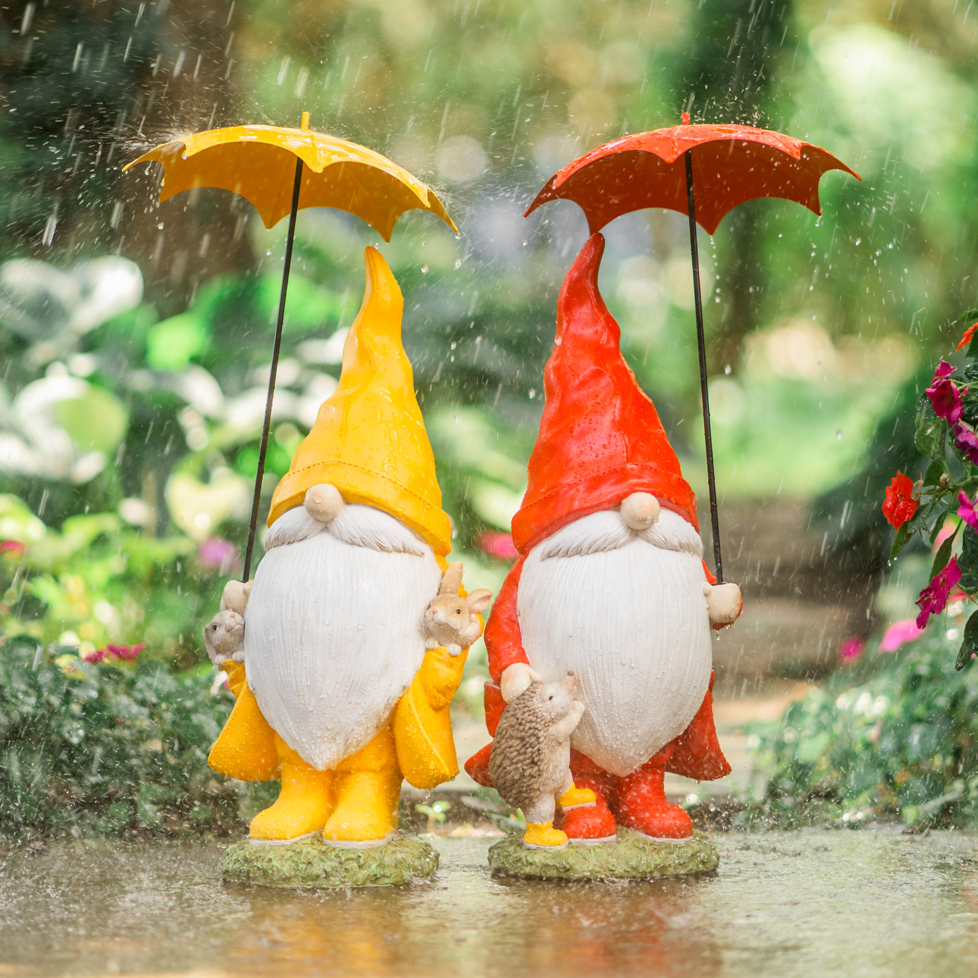 gnome セット Trinx Dobromila 2 Piece Resin Garden Gnome with Umbrella Set | Wayfair